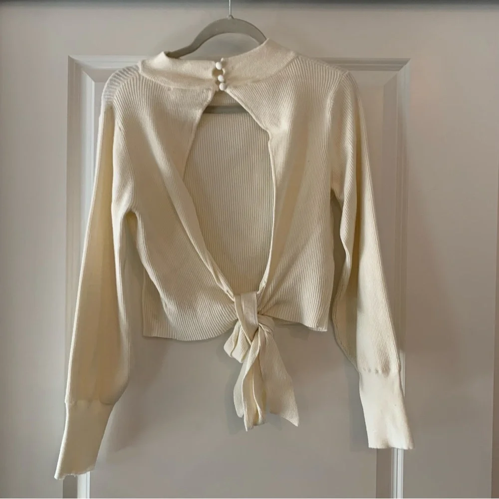 Astr the label mock neck ribbed backless sweater - Picture 2 of 4